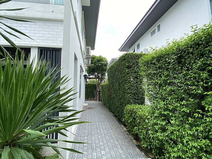 House with Shared Pool in Bangnatrad 